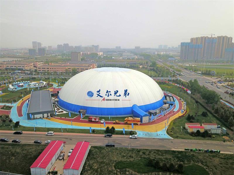 現(xiàn)在比較流行的氣膜館是采用什么樣的方式建造的？